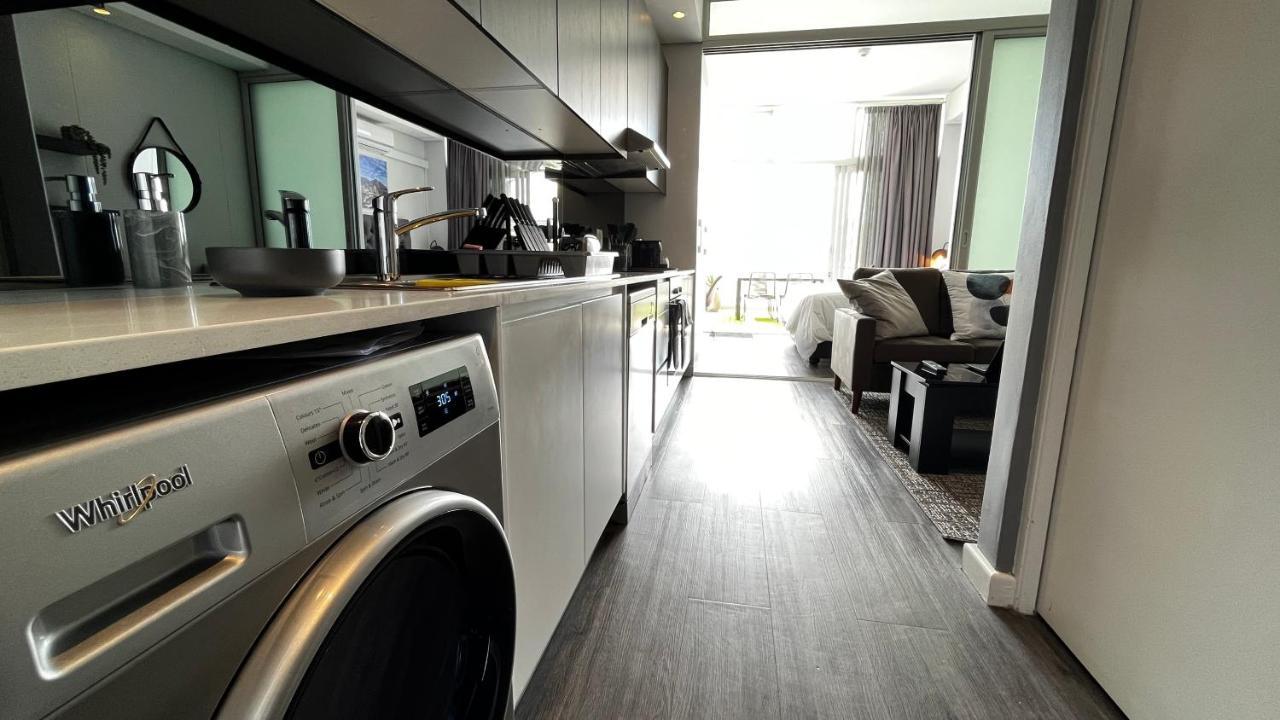 Modern Luxury Studio With Breathtaking City Views - No Load Shedding Kapstaden Eksteriør billede