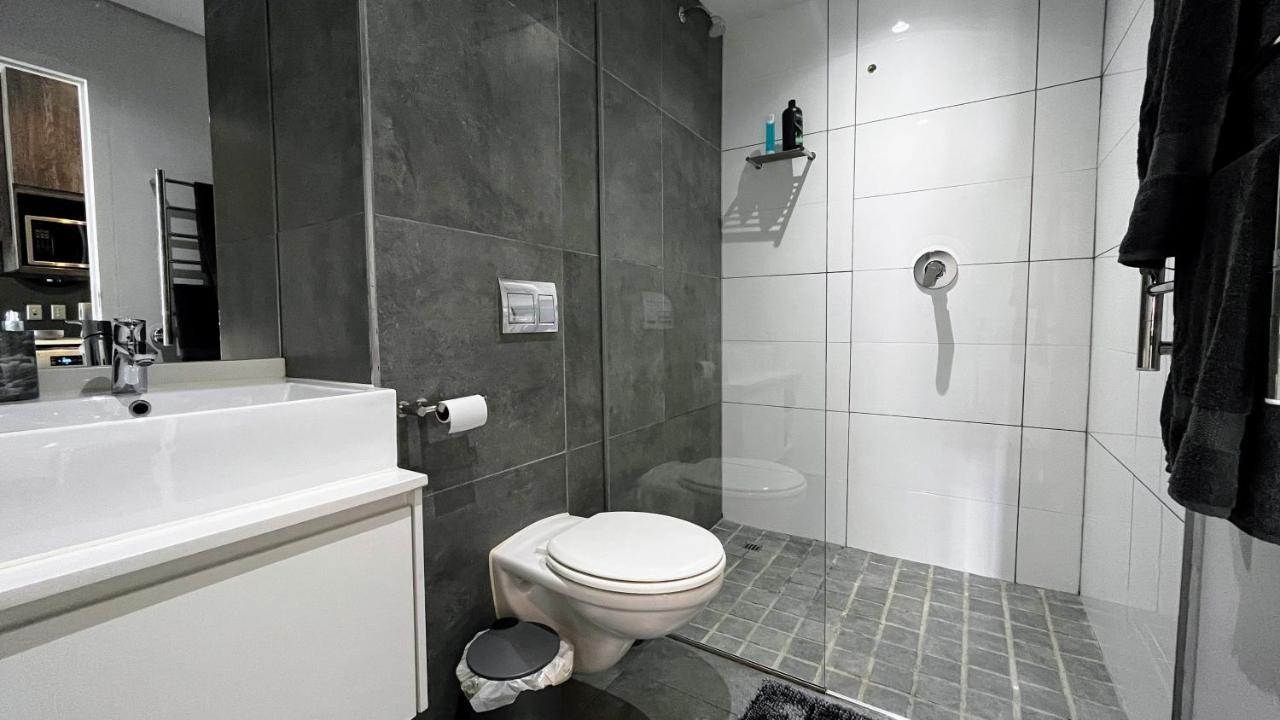 Modern Luxury Studio With Breathtaking City Views - No Load Shedding Kapstaden Eksteriør billede