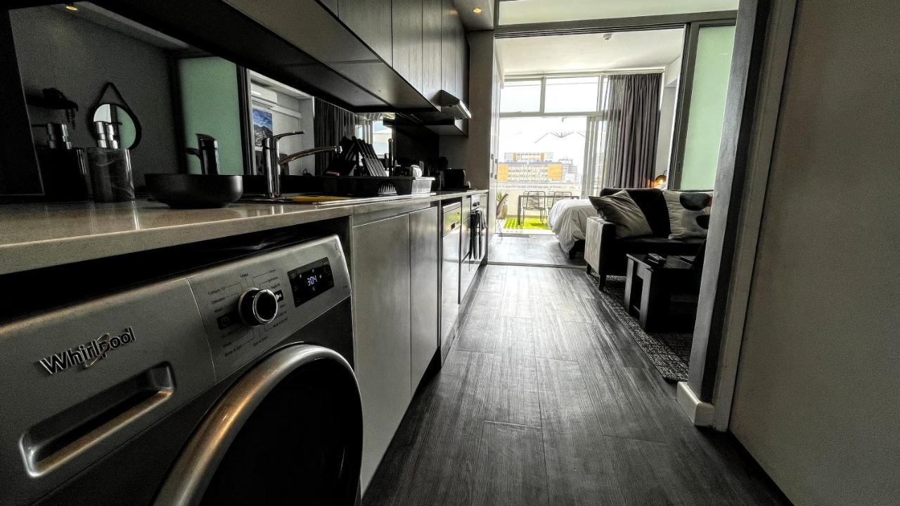 Modern Luxury Studio With Breathtaking City Views - No Load Shedding Kapstaden Eksteriør billede