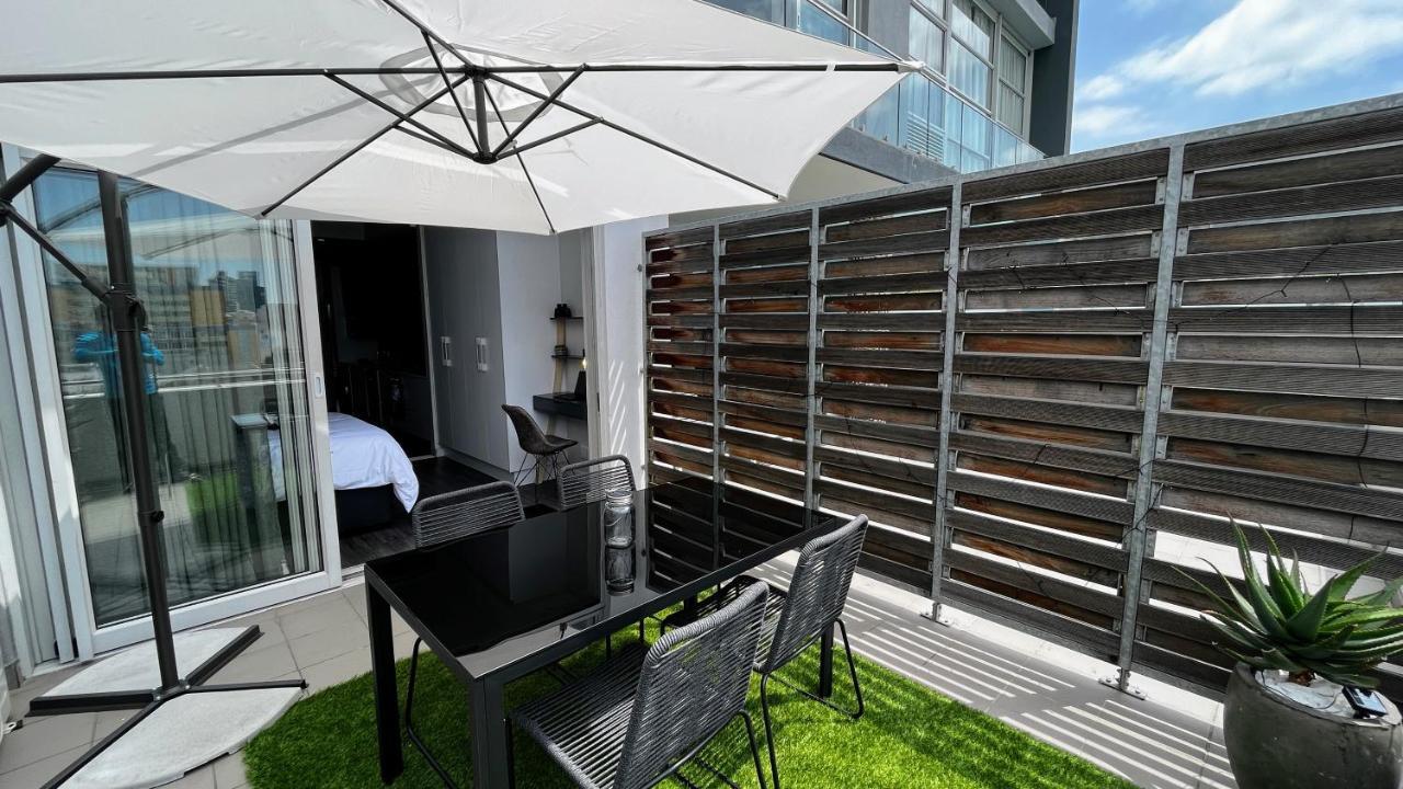Modern Luxury Studio With Breathtaking City Views - No Load Shedding Kapstaden Eksteriør billede
