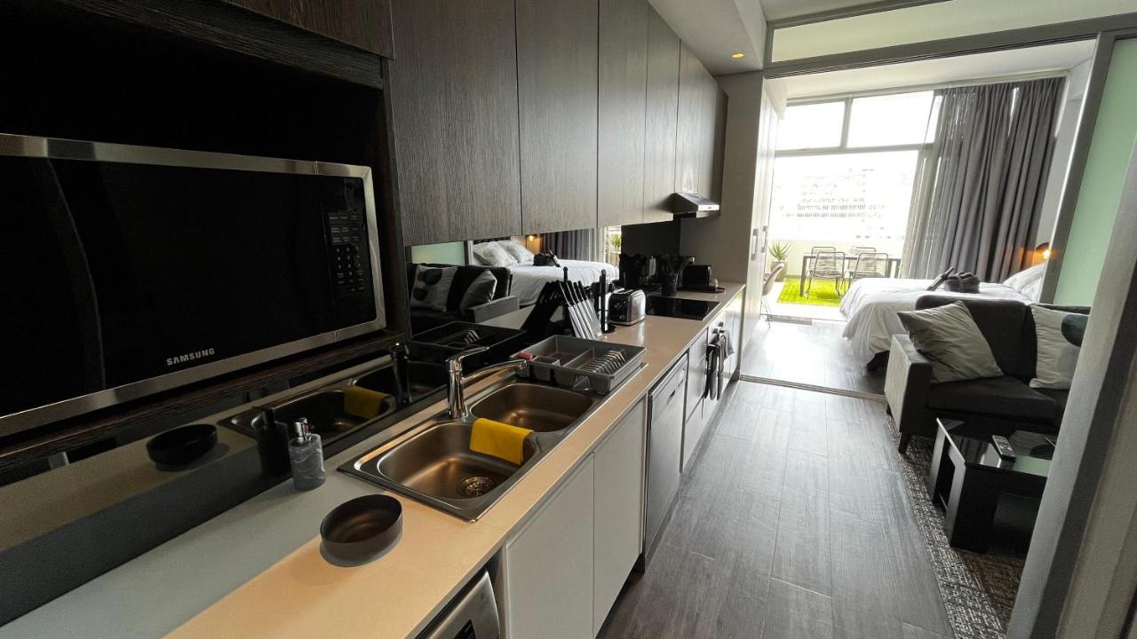 Modern Luxury Studio With Breathtaking City Views - No Load Shedding Kapstaden Eksteriør billede