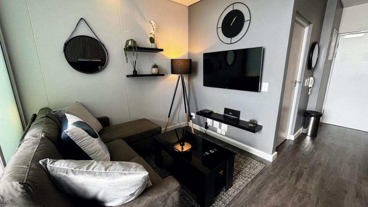 Modern Luxury Studio With Breathtaking City Views - No Load Shedding Kapstaden Eksteriør billede