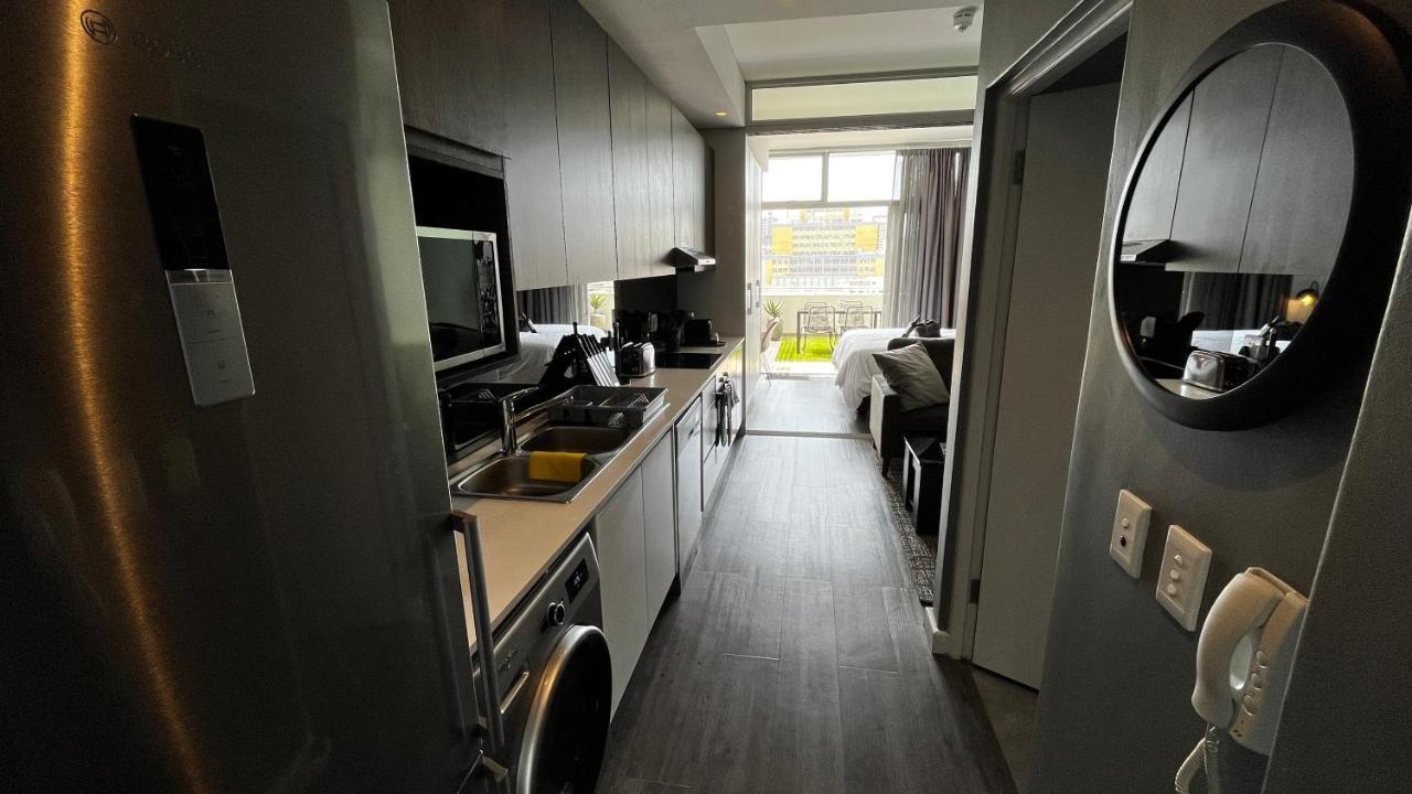 Modern Luxury Studio With Breathtaking City Views - No Load Shedding Kapstaden Eksteriør billede